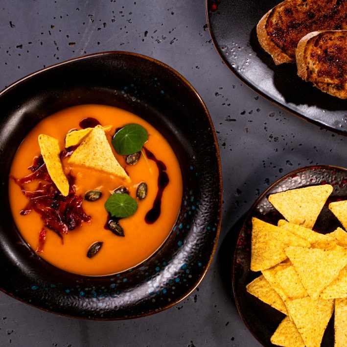 Krémová tekvicová polievka s chorizom Krémová tekvicová polievka s chorizom